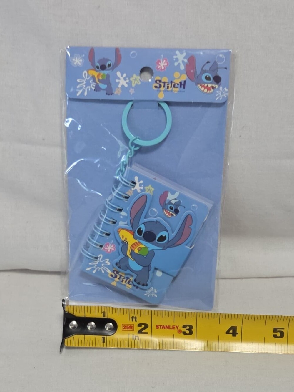 Lilo & Stitch mini notebook keychain - Picture 4 of 5